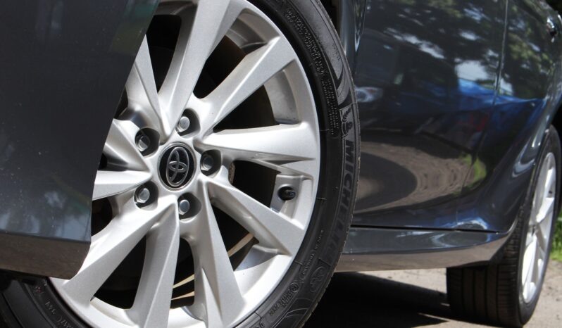 
								Toyota Camry 2.5 G full									