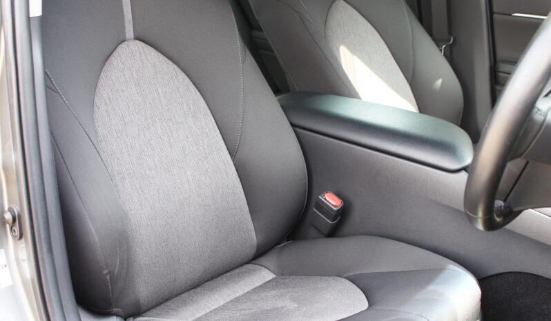 
								Toyota Camry 2.5 G full									