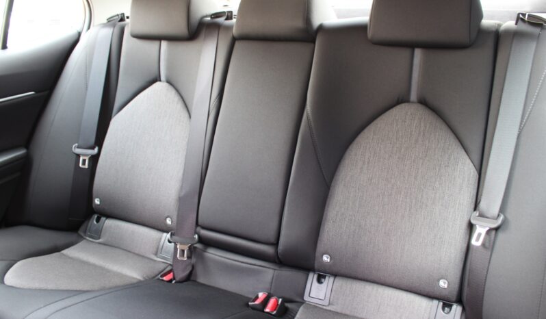 
								Toyota Camry 2.5 G full									