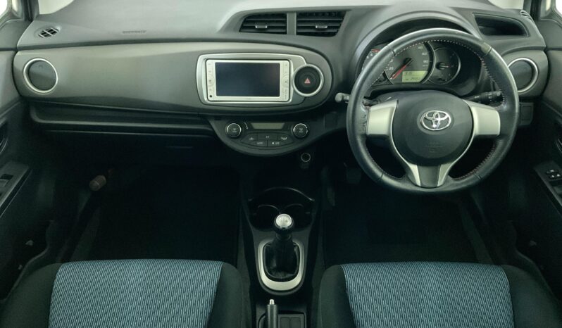 
								Toyota Vitz full									
