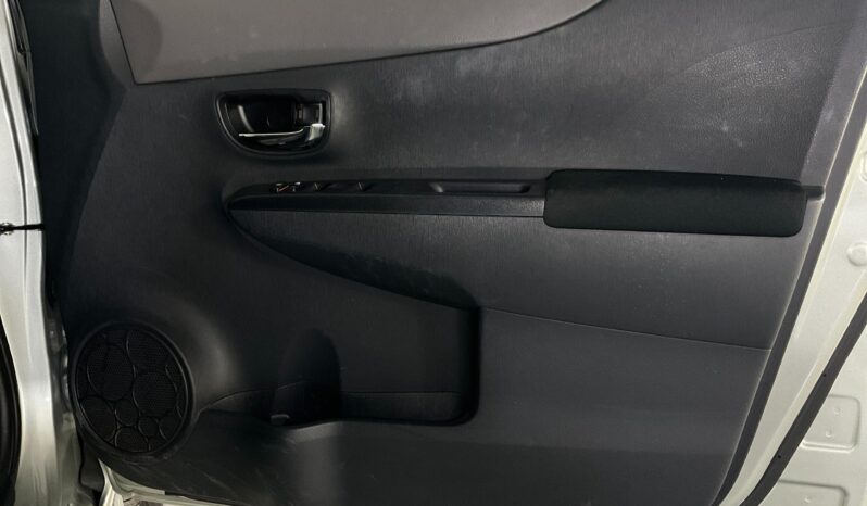 
								Toyota Vitz 1.5 full									