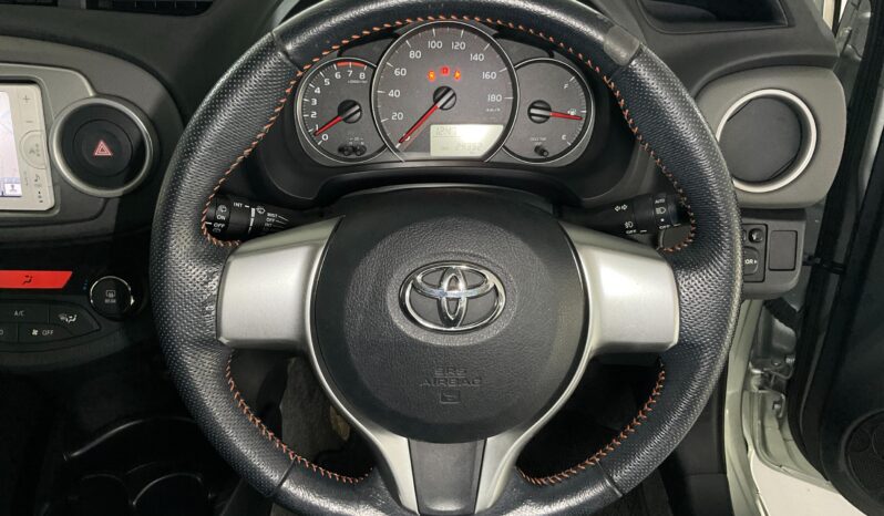 
								Toyota Vitz full									