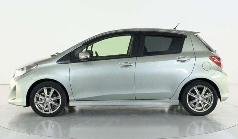 
								Toyota Vitz full									