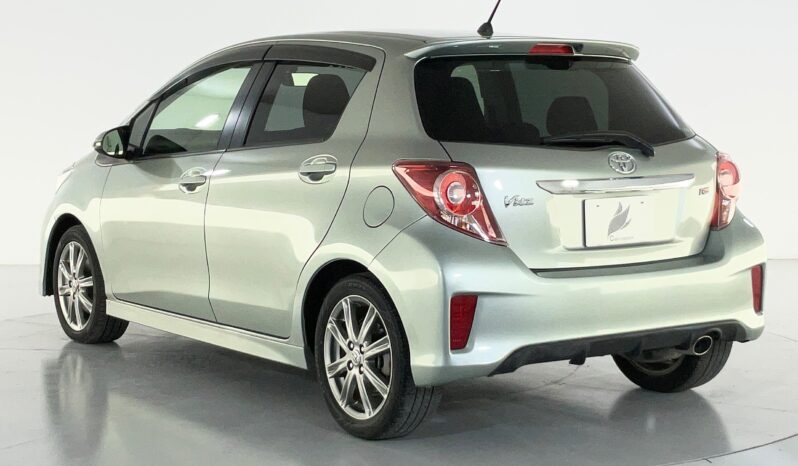
								Toyota Vitz 1.5 full									