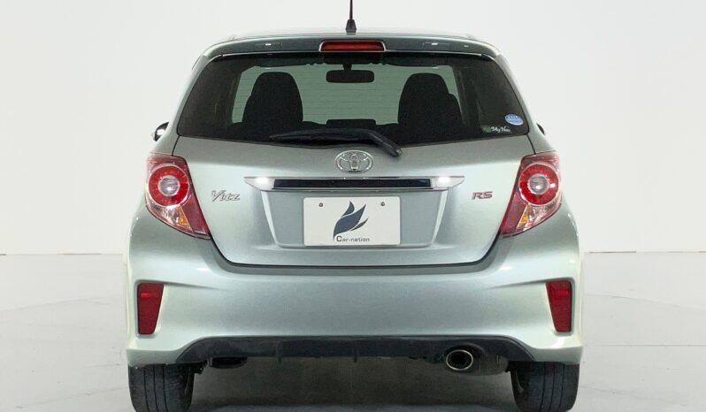 
								Toyota Vitz 1.5 full									