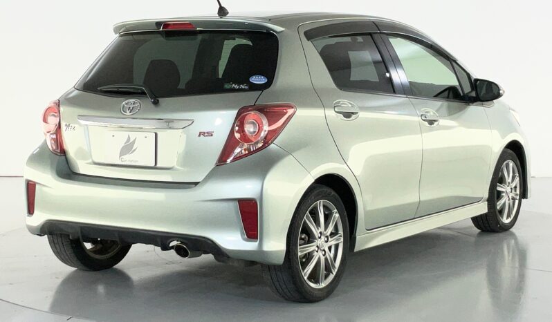 
								Toyota Vitz 1.5 full									