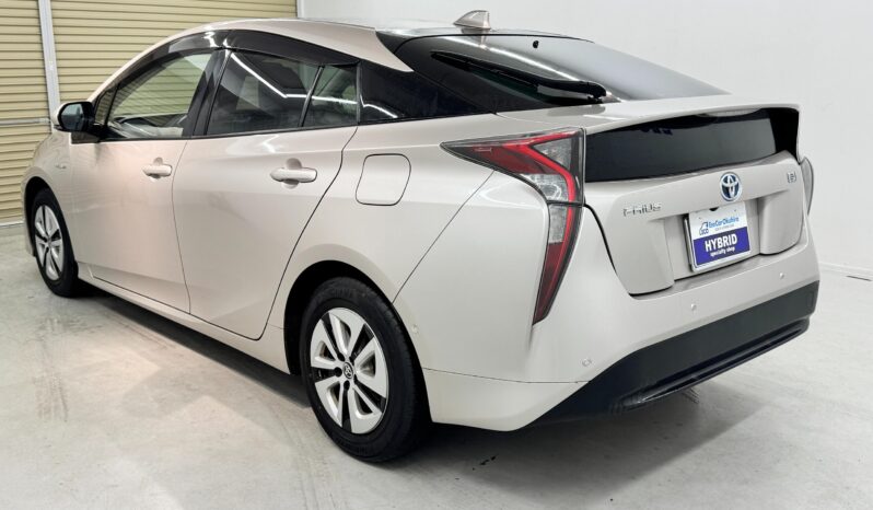 
								Toyota Prius 1.8 full									