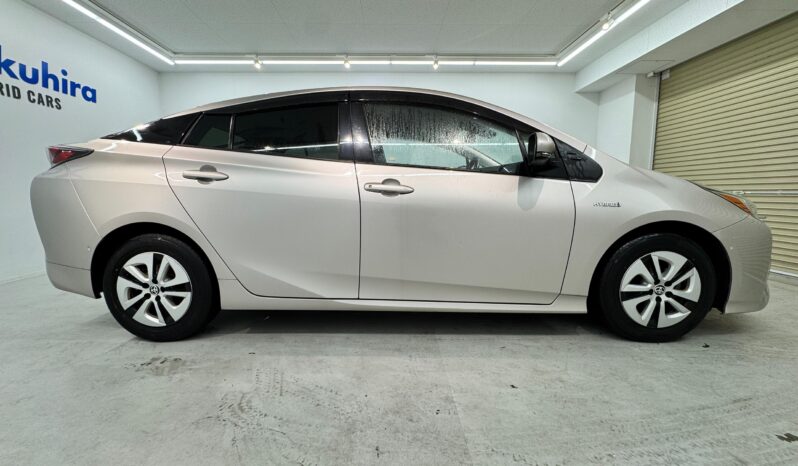 
								Toyota Prius 1.8 full									