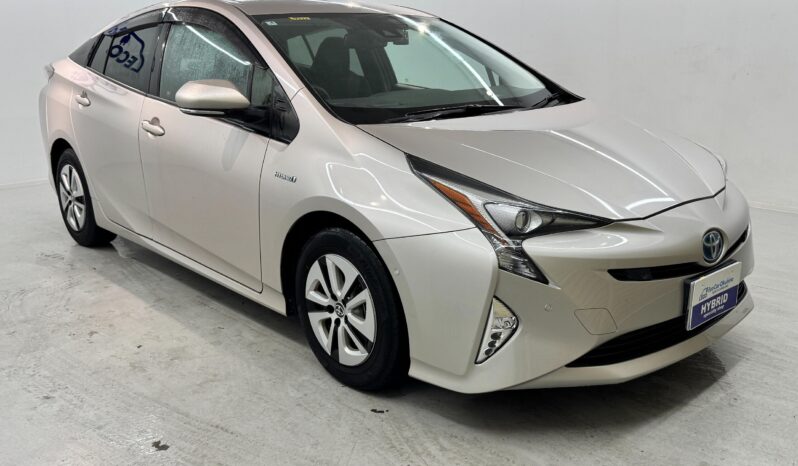 
								Toyota Prius 1.8 full									