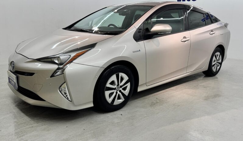 
								Toyota Prius 1.8 full									