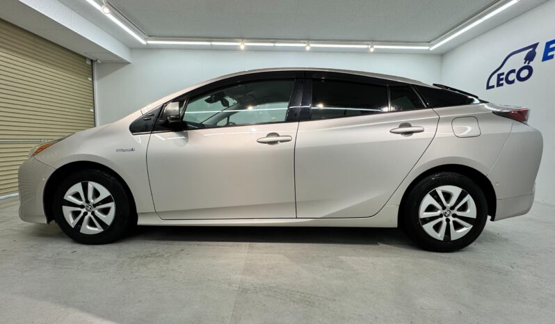 
								Toyota Prius 1.8 full									