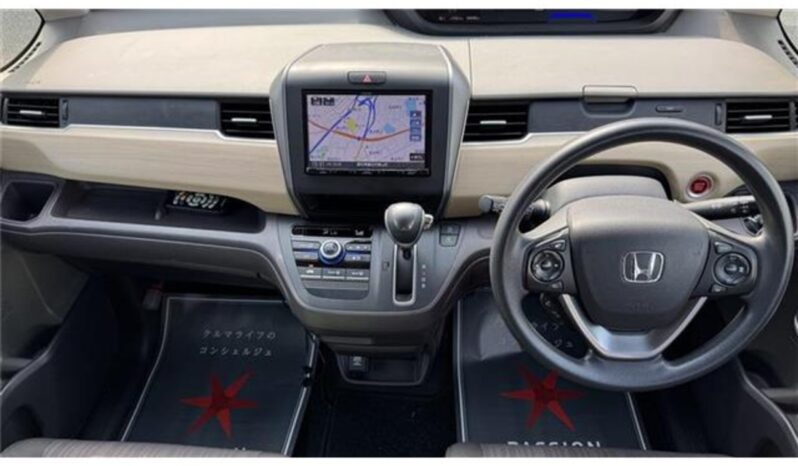 
								Honda Freed 1.5 G full									
