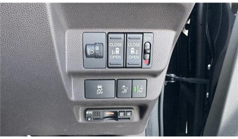 
								Honda Freed 1.5 G full									