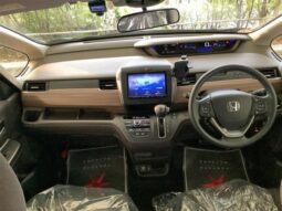
										Honda Freed 1.5 G full									