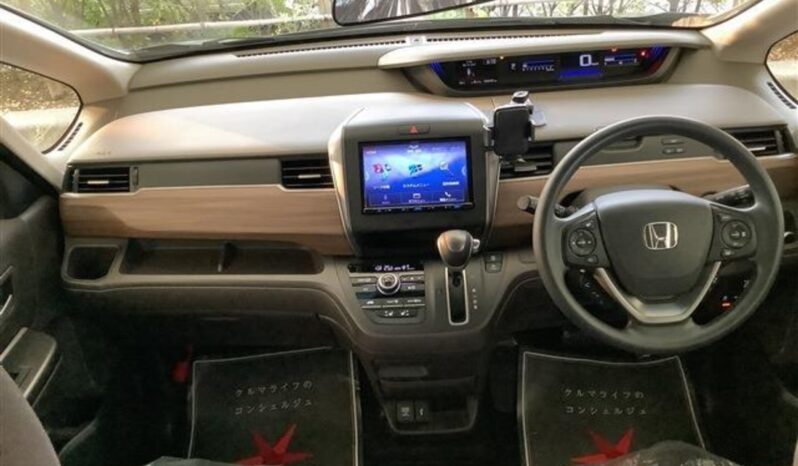 
								Honda Freed 1.5 G full									