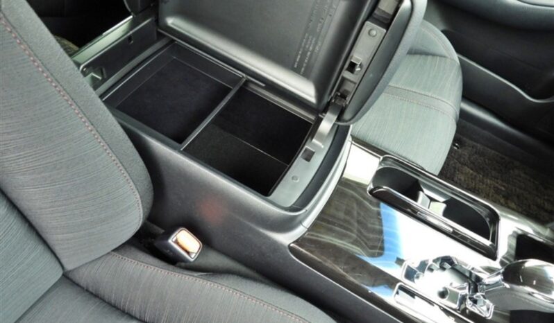 
								Toyota Crown Athlete full									