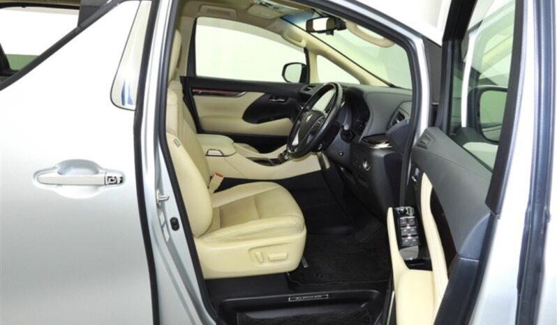 
								Toyota Alphard 3.5GF 4WD full									