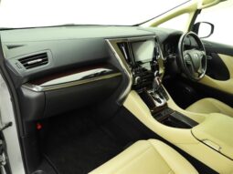 
										Toyota Alphard 3.5GF 4WD full									