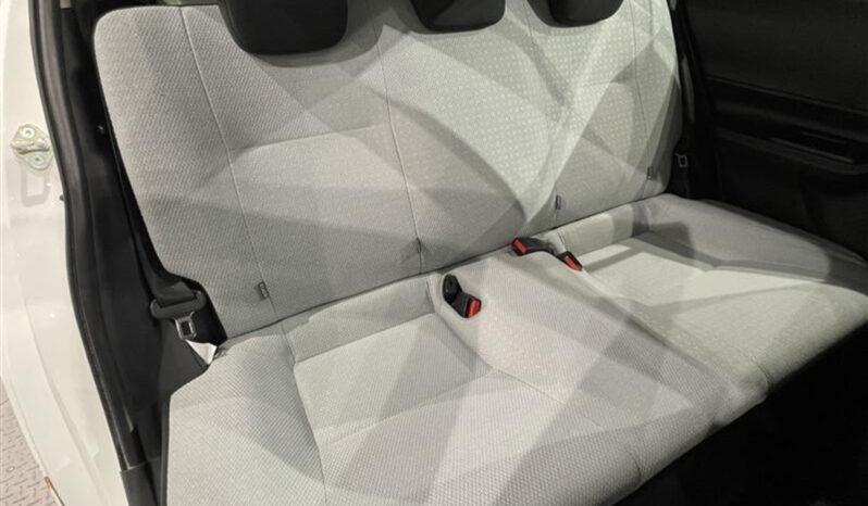 
								Toyota Aqua 1.5L full									