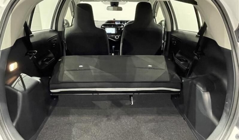 
								Toyota Aqua 1.5L full									
