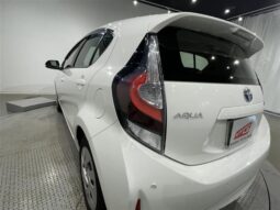 
										Toyota Aqua 1.5L full									