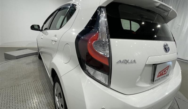 
								Toyota Aqua 1.5L full									