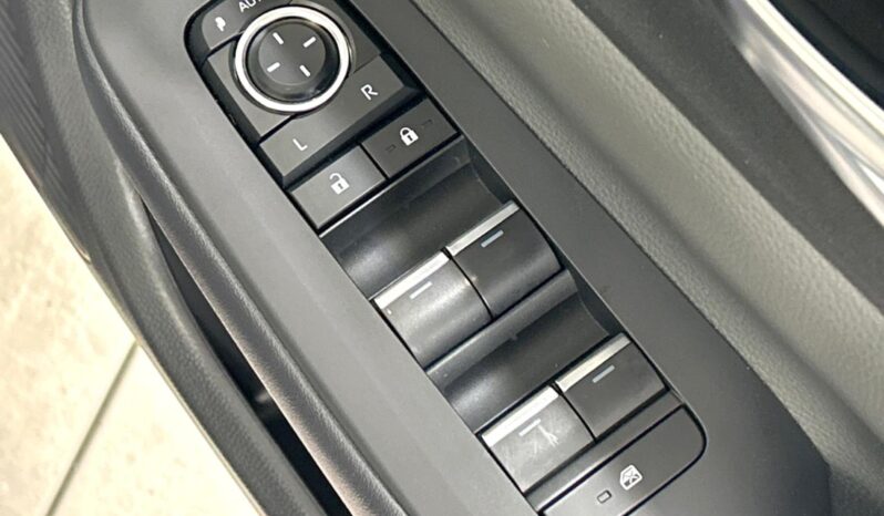 
								Toyota Prius Hybrid G full									