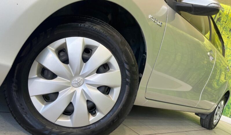 
								Toyota Aqua 1.5 L full									