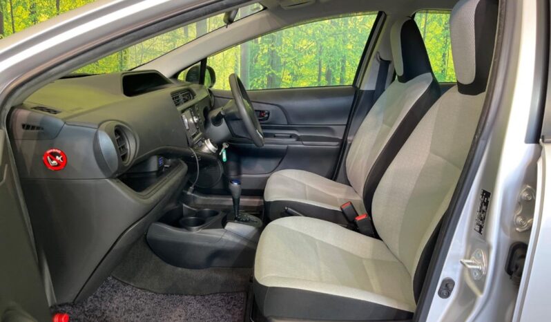 
								Toyota Aqua 1.5 L full									