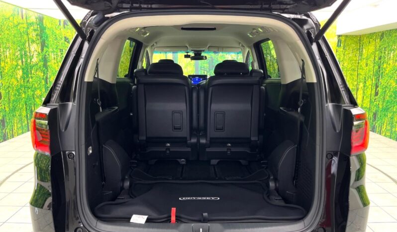 
								Honda Odyssey full									