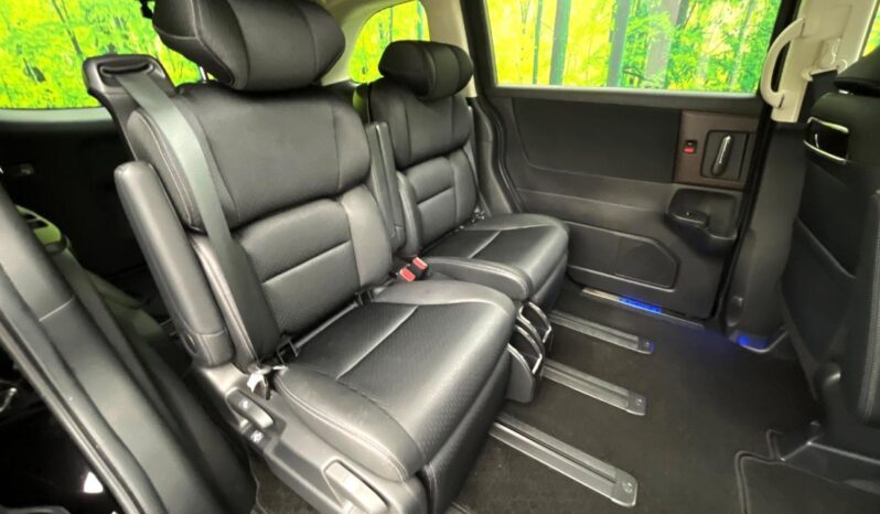 
								Honda Odyssey full									